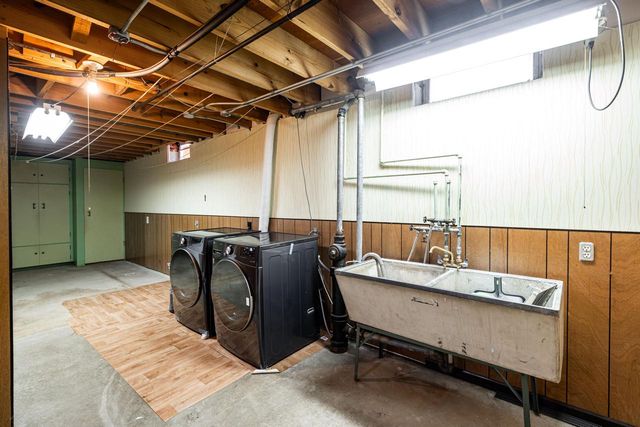 8625 W Petersik STREET, Milwaukee, WI 53224