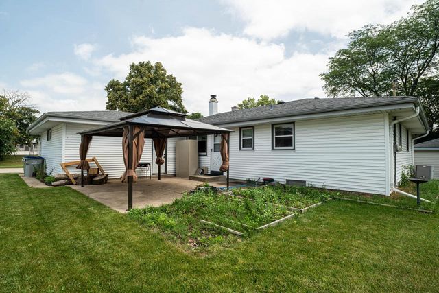 8625 W Petersik STREET, Milwaukee, WI 53224