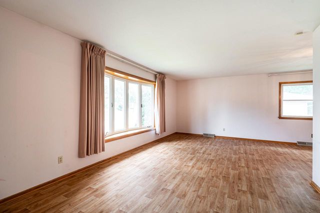 8625 W Petersik STREET, Milwaukee, WI 53224