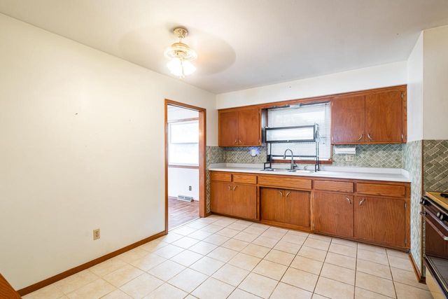 8625 W Petersik STREET, Milwaukee, WI 53224