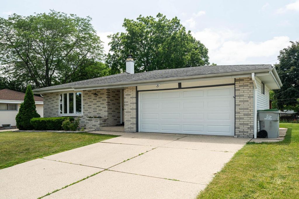 8625 W Petersik STREET, Milwaukee, WI 53224
