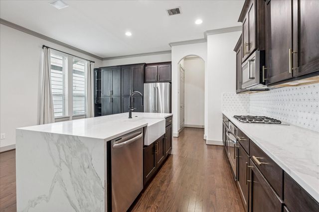 1224 Nelson Falls Lane, Houston, TX 77008