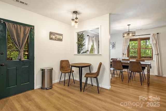 196 Hamburg Mountain Road, Weaverville, NC 28787