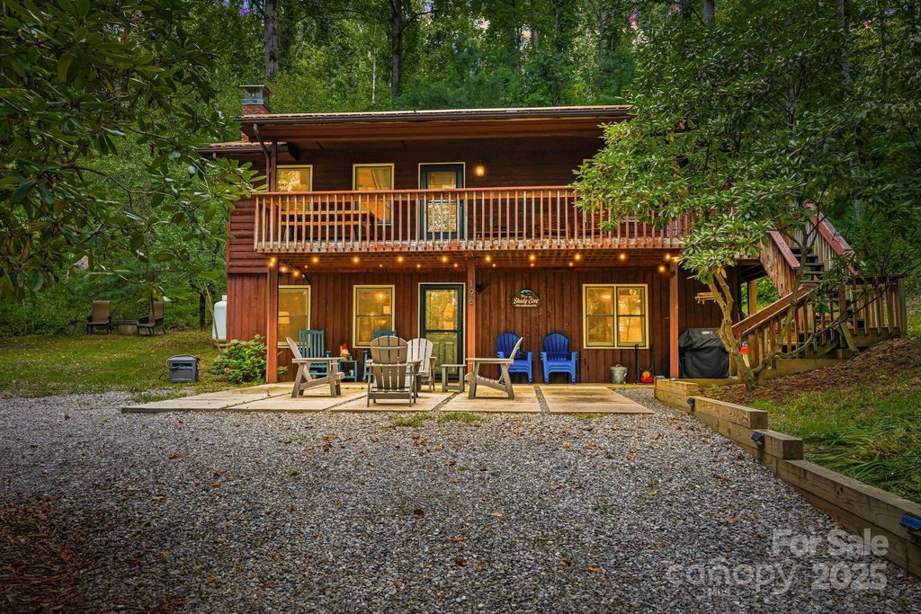 196 Hamburg Mountain Road, Weaverville, NC 28787