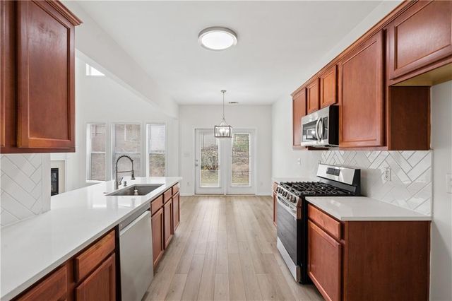 547 Bridgeton Cove, Suwanee, GA 30024