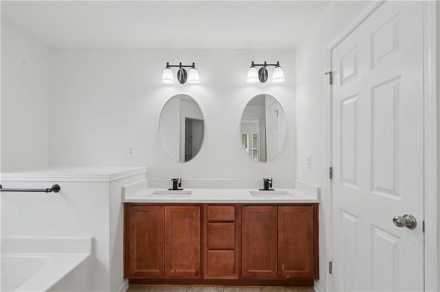 547 Bridgeton Cove, Suwanee, GA 30024