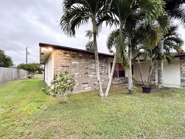 1941 SE Aires Lane, Port St Lucie, FL 34984