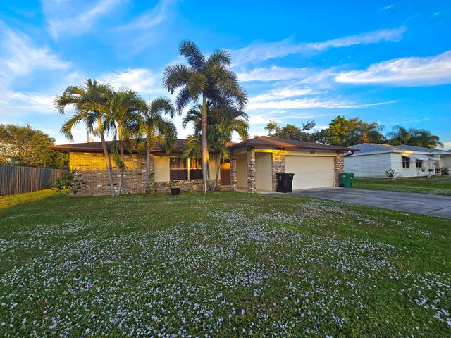 1941 SE Aires Lane, Port St Lucie, FL 34984
