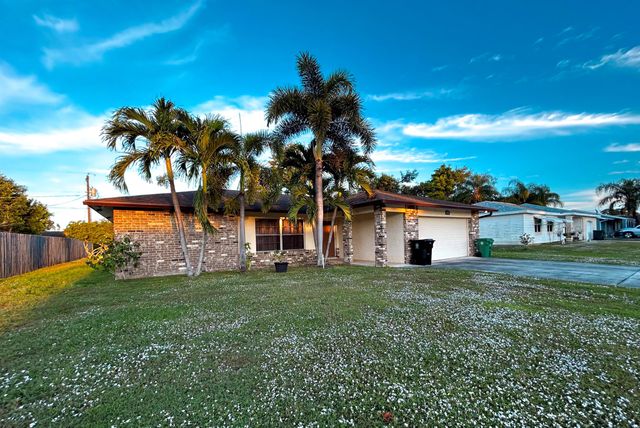 1941 SE Aires Lane, Port St Lucie, FL 34984