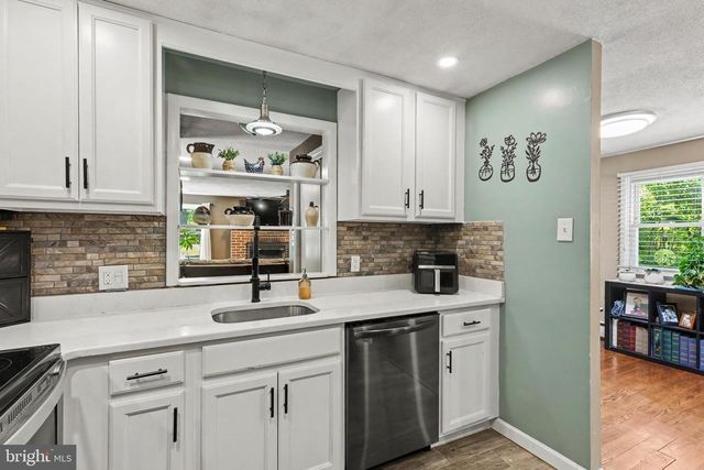 95 DUANE RD, Doylestown, PA 18901