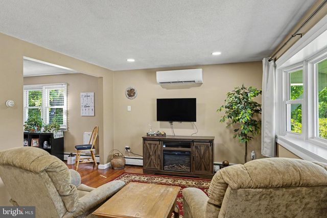95 DUANE RD, Doylestown, PA 18901
