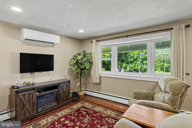95 DUANE RD, Doylestown, PA 18901