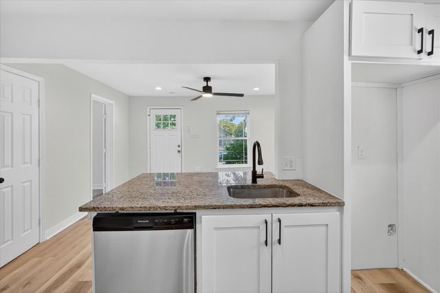 5616 Wellesley Avenue, Fort Worth, TX 76107