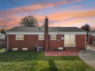 4749 Lutz Drive, Warren, MI 48092