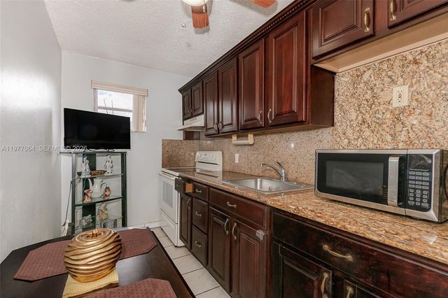 2000 Biarritz Dr 201, Miami Beach, FL 33141