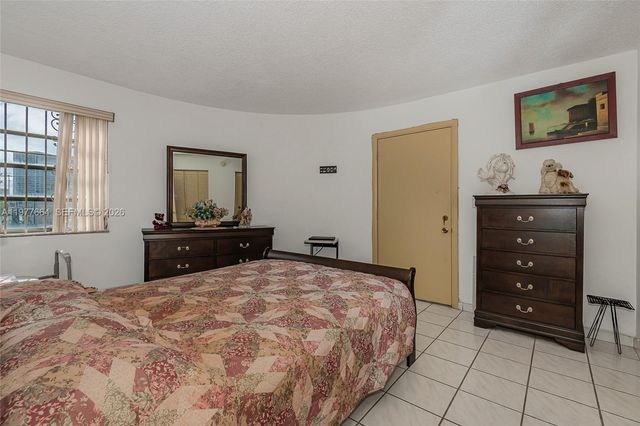 2000 Biarritz Dr 201, Miami Beach, FL 33141