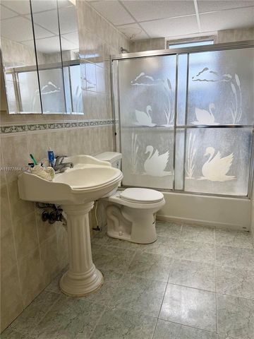 2000 Biarritz Dr 201, Miami Beach, FL 33141