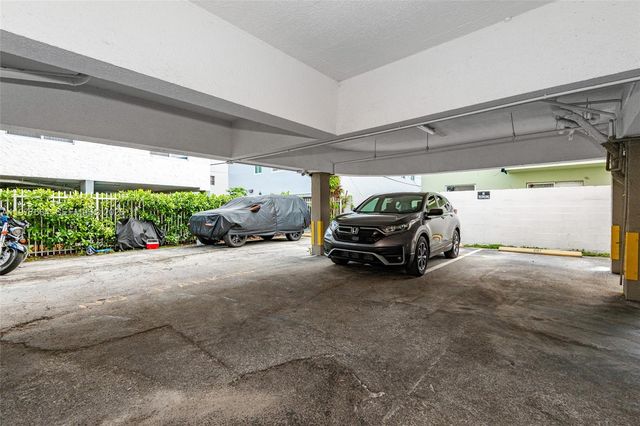 2000 Biarritz Dr 201, Miami Beach, FL 33141