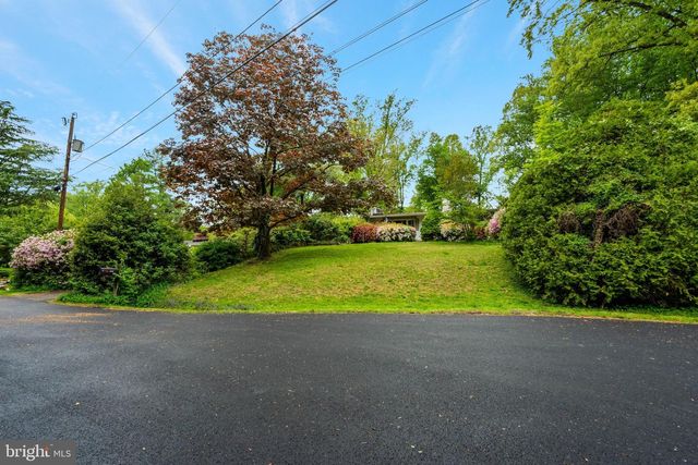 9932 FAIROAKS RD, Vienna, VA 22181
