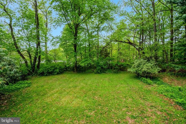 9932 FAIROAKS RD, Vienna, VA 22181