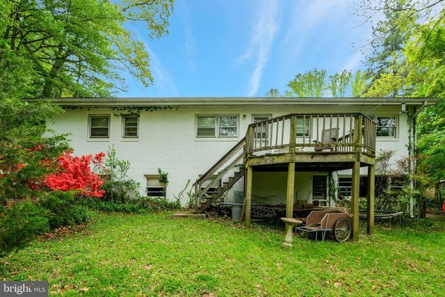 9932 FAIROAKS RD, Vienna, VA 22181