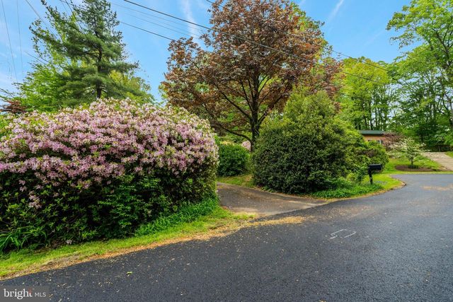 9932 FAIROAKS RD, Vienna, VA 22181