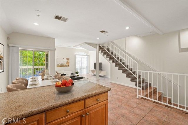 1201 Viola Avenue 104, Glendale, CA 91202
