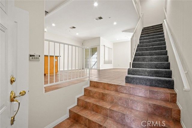 1201 Viola Avenue 104, Glendale, CA 91202