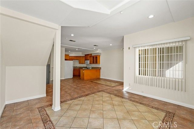 1201 Viola Avenue 104, Glendale, CA 91202