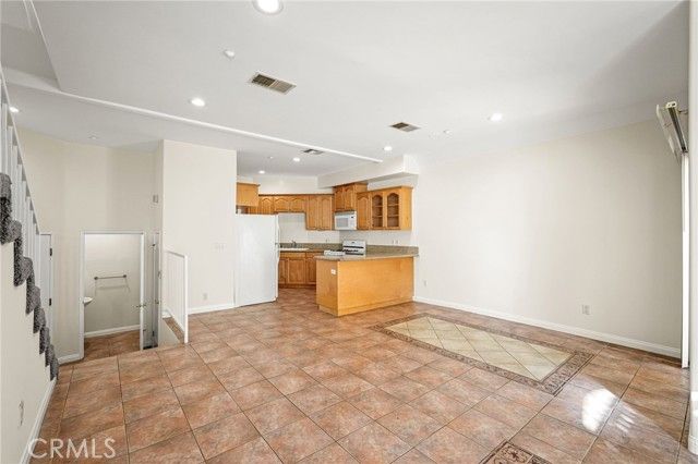 1201 Viola Avenue 104, Glendale, CA 91202