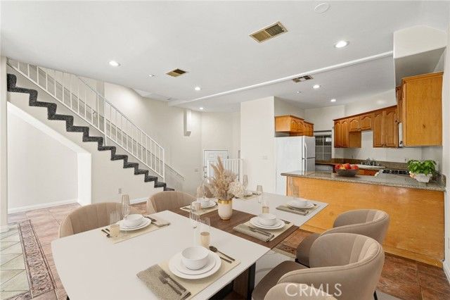 1201 Viola Avenue 104, Glendale, CA 91202