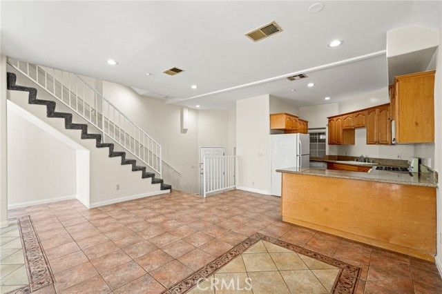 1201 Viola Avenue 104, Glendale, CA 91202