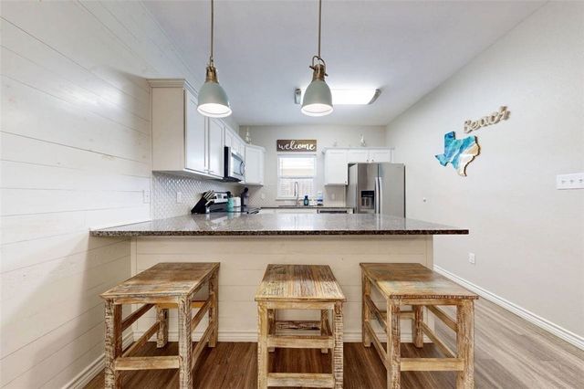 1813 S 11th St 302, Port Aransas, TX 78373