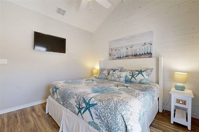 1813 S 11th St 302, Port Aransas, TX 78373