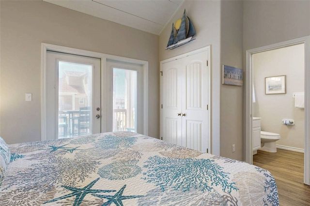 1813 S 11th St 302, Port Aransas, TX 78373