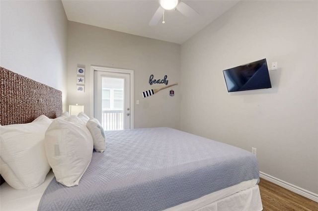 1813 S 11th St 302, Port Aransas, TX 78373