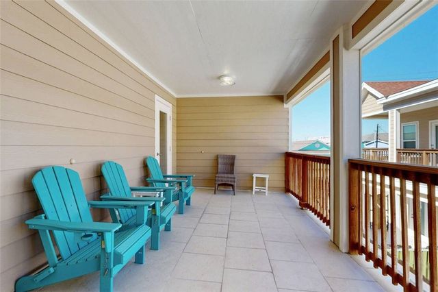 1813 S 11th St 302, Port Aransas, TX 78373