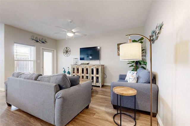 1813 S 11th St 302, Port Aransas, TX 78373