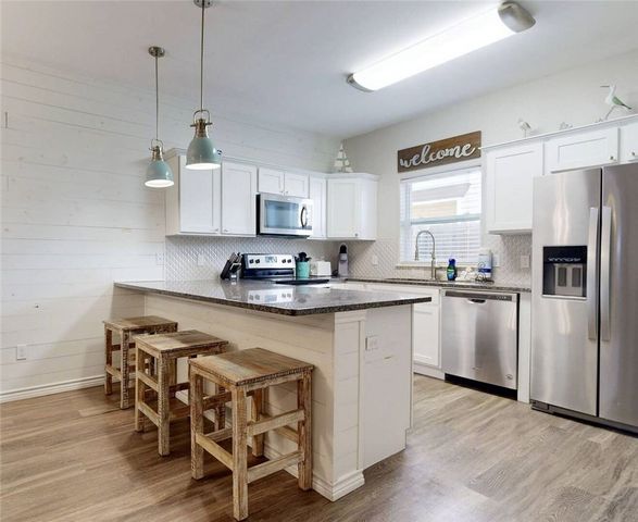 1813 S 11th St 302, Port Aransas, TX 78373