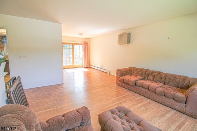 1 Wallkill Ter, Ogdensburg Boro, NJ 07439