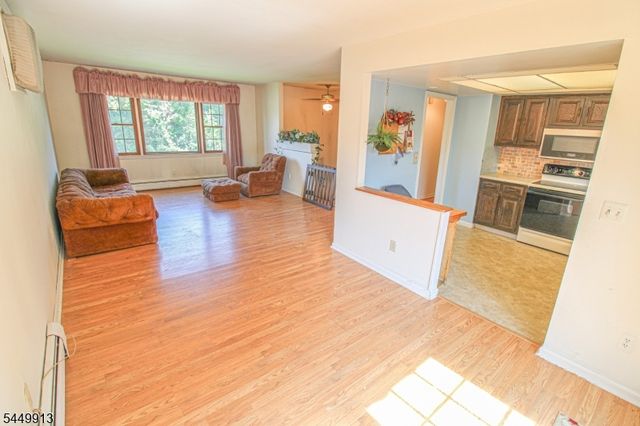 1 Wallkill Ter, Ogdensburg Boro, NJ 07439