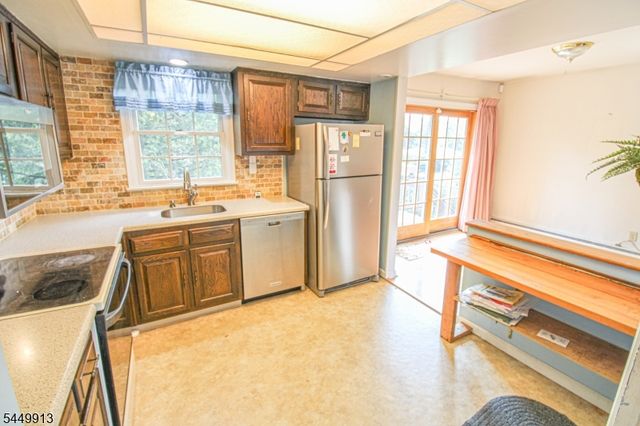 1 Wallkill Ter, Ogdensburg Boro, NJ 07439