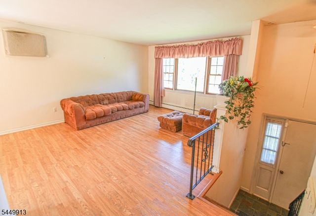 1 Wallkill Ter, Ogdensburg Boro, NJ 07439
