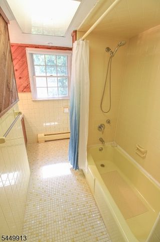 1 Wallkill Ter, Ogdensburg Boro, NJ 07439