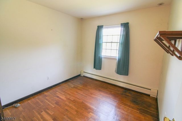 1 Wallkill Ter, Ogdensburg Boro, NJ 07439