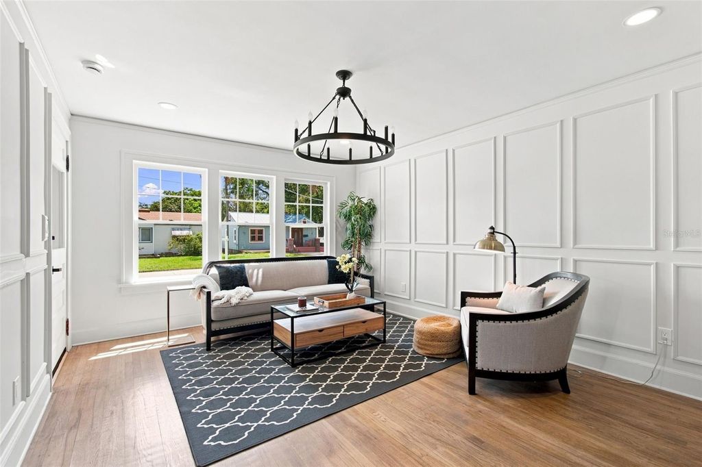 Image 16 of property listing at 315 W HILDA STREET, Tampa, FL 33603