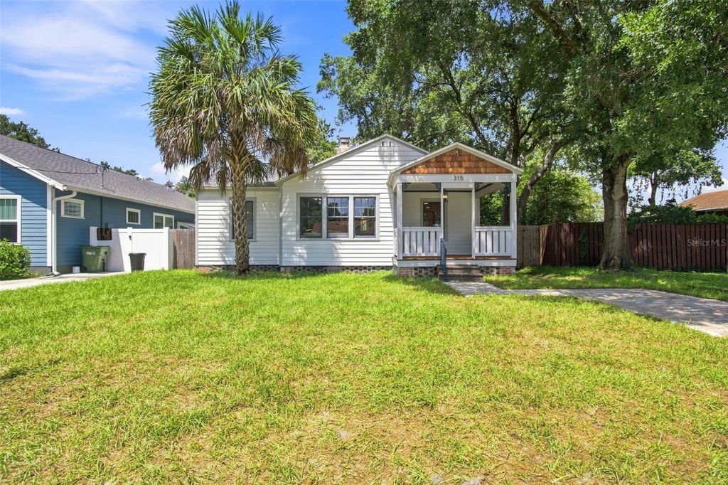 Image 3 of property listing at 315 W HILDA STREET, Tampa, FL 33603