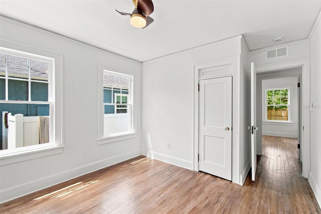Image 32 of property listing at 315 W HILDA STREET, Tampa, FL 33603