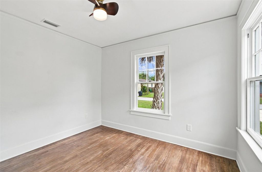 Image 33 of property listing at 315 W HILDA STREET, Tampa, FL 33603