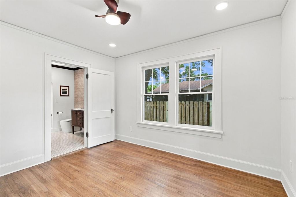 Image 40 of property listing at 315 W HILDA STREET, Tampa, FL 33603